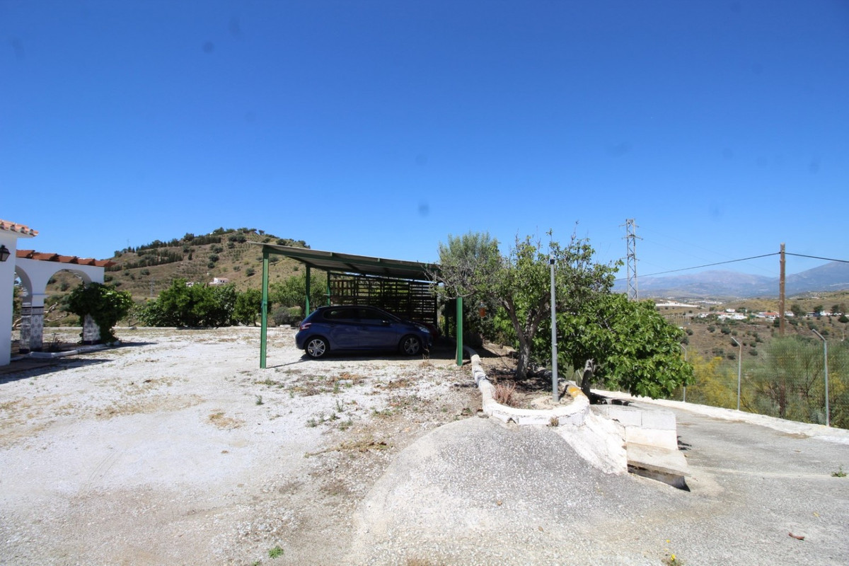 Se vende Finca - Cortijo de 3 dormitorios en Costa Del Sol East, Málaga, España