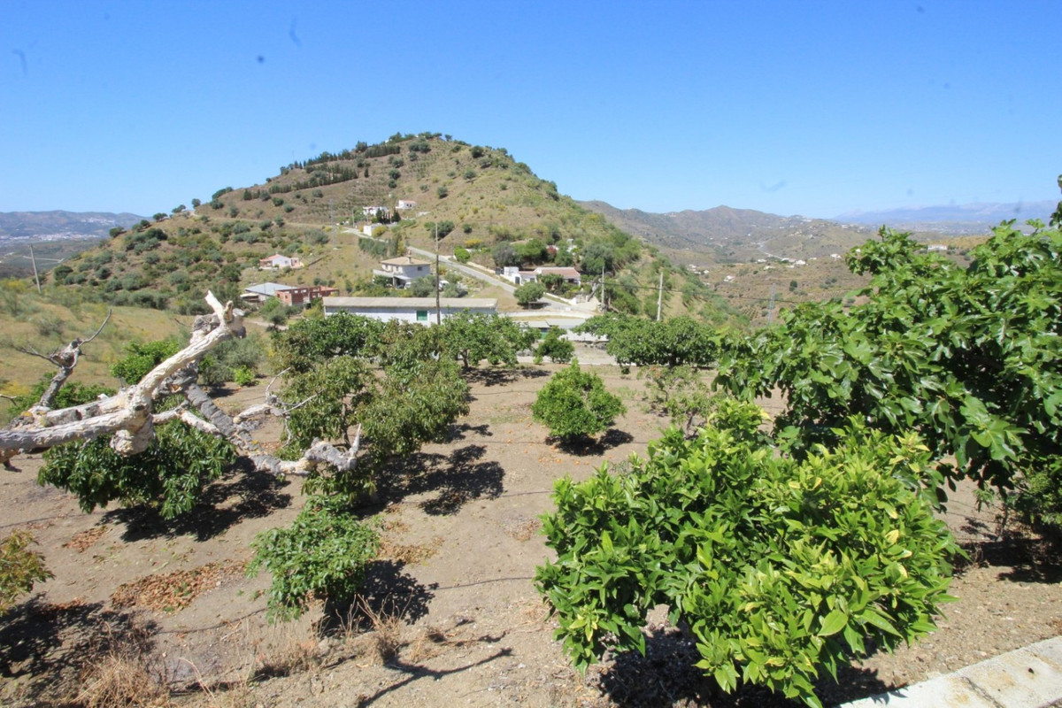 Se vende Finca - Cortijo de 3 dormitorios en Costa Del Sol East, Málaga, España