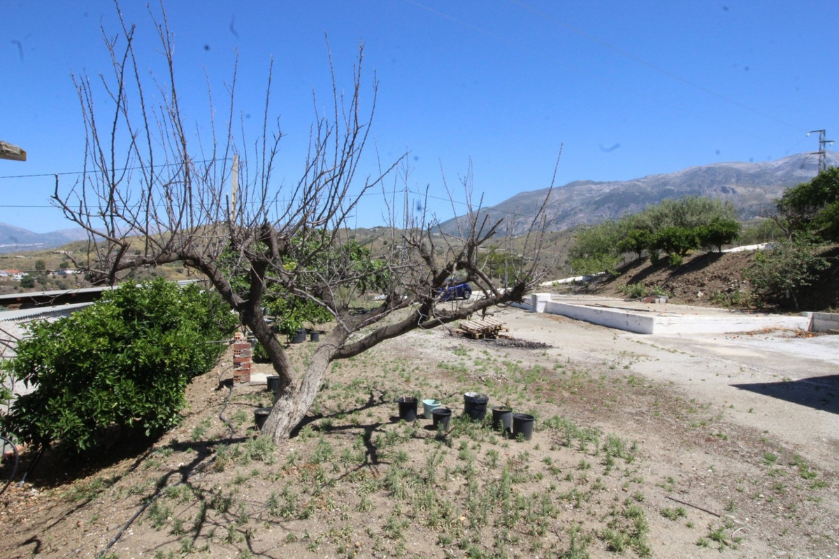Se vende Finca - Cortijo de 3 dormitorios en Costa Del Sol East, Málaga, España