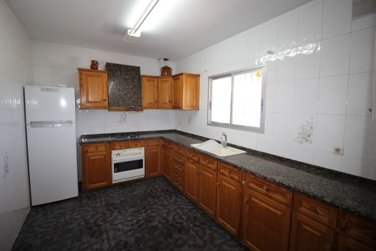 Se vende Finca - Cortijo de 3 dormitorios en Costa Del Sol East, Málaga, España