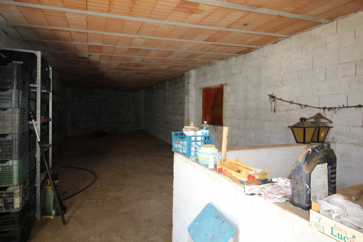 Se vende Finca - Cortijo de 3 dormitorios en Costa Del Sol East, Málaga, España