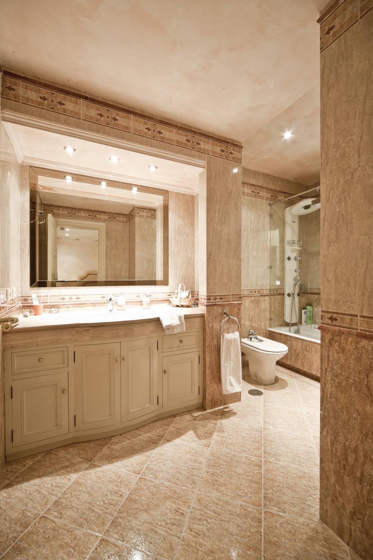 7 Bed Townhouse for sale in Puerto Banús Costa Del Sol, Málaga, Spain