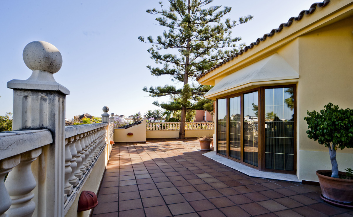 7 Bed Townhouse for sale in Puerto Banús Costa Del Sol, Málaga, Spain