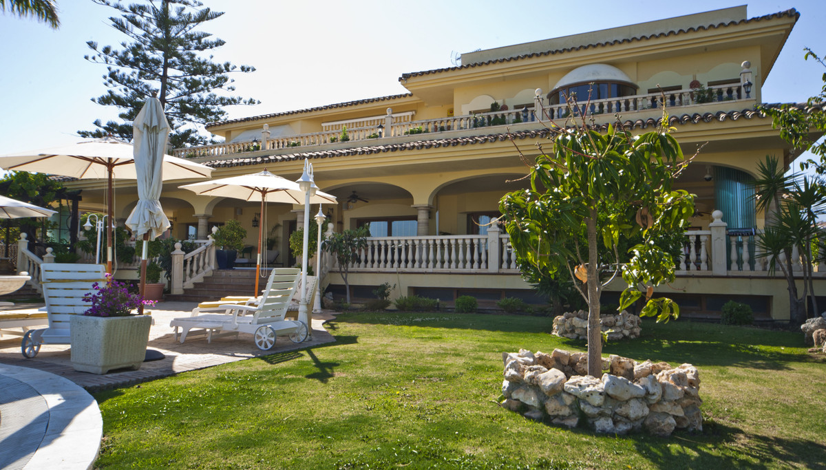 7 Bed Townhouse for sale in Puerto Banús Costa Del Sol, Málaga, Spain