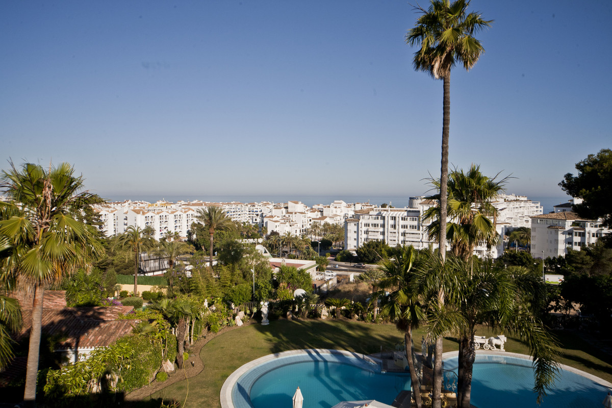 7 Bed Townhouse for sale in Puerto Banús Costa Del Sol, Málaga, Spain