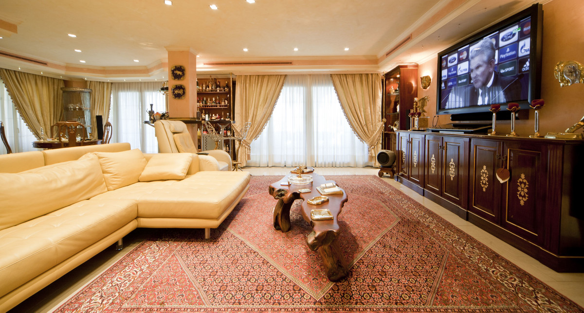 7 Bed Townhouse for sale in Puerto Banús Costa Del Sol, Málaga, Spain