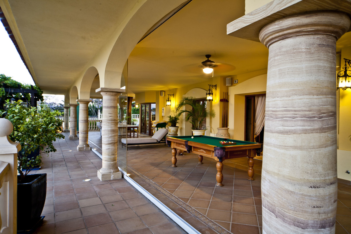 7 Bed Townhouse for sale in Puerto Banús Costa Del Sol, Málaga, Spain