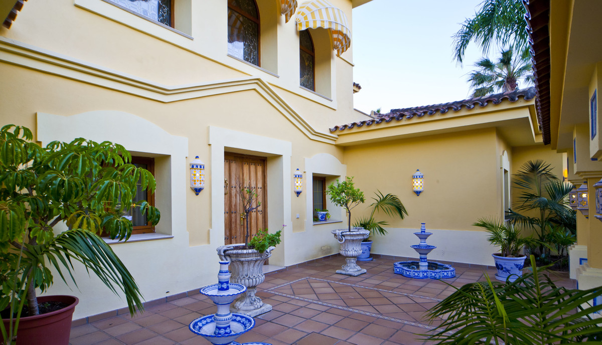 7 Bed Townhouse for sale in Puerto Banús Costa Del Sol, Málaga, Spain
