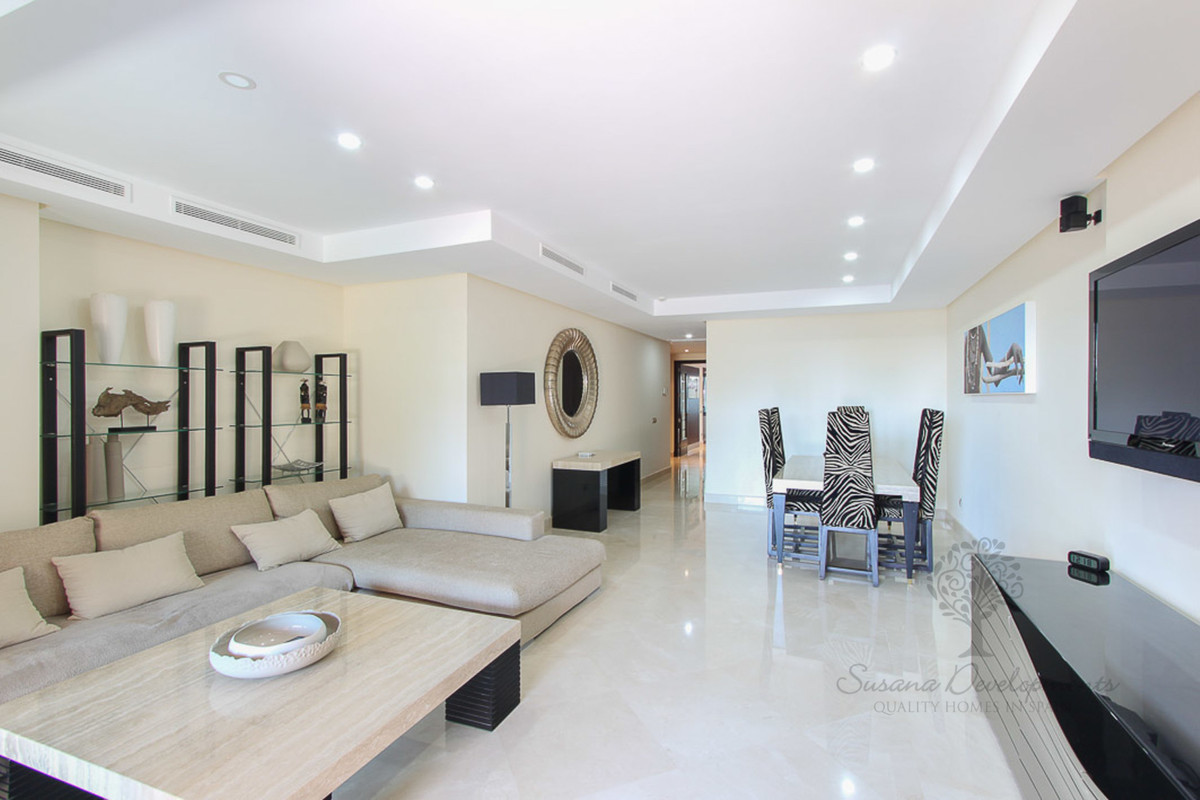 2 Bed Apartment for sale in Puerto Banús Costa Del Sol, Málaga, Spain