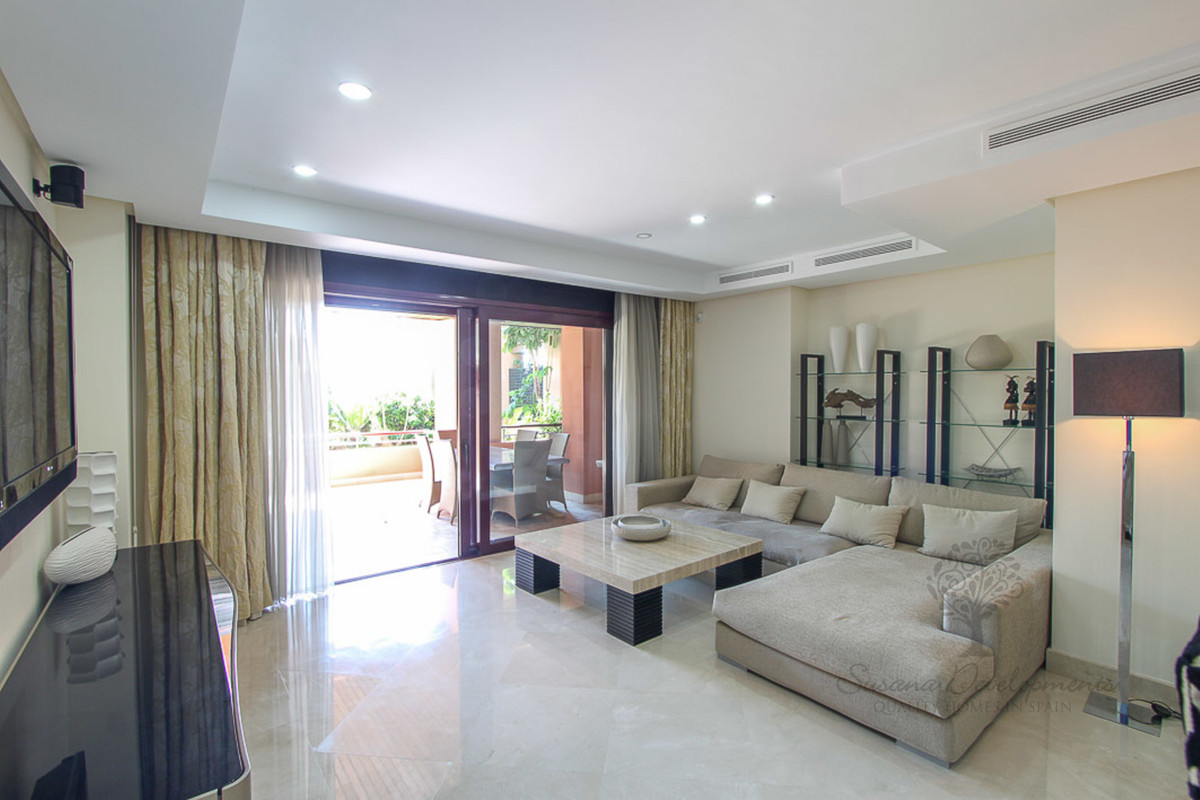 2 Bed Apartment for sale in Puerto Banús Costa Del Sol, Málaga, Spain