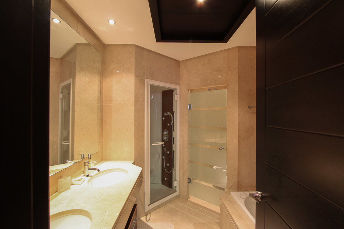 2 Bed Apartment for sale in Puerto Banús Costa Del Sol, Málaga, Spain