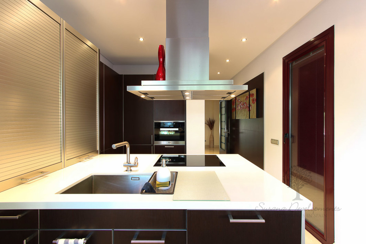 2 Bed Apartment for sale in Puerto Banús Costa Del Sol, Málaga, Spain