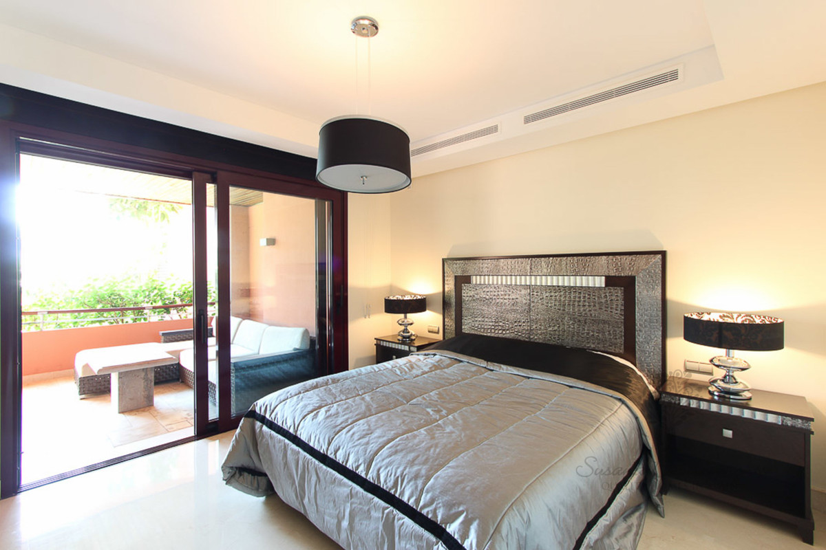 2 Bed Apartment for sale in Puerto Banús Costa Del Sol, Málaga, Spain