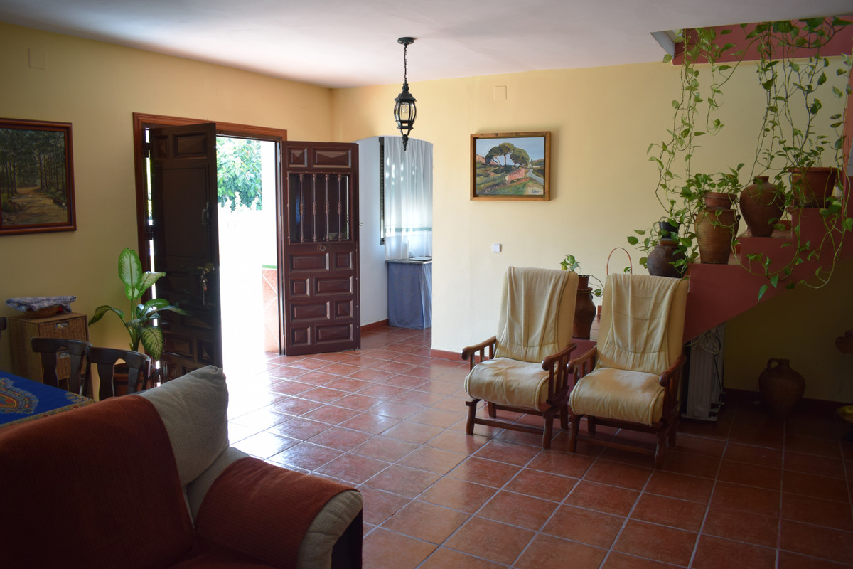 4 Bed Townhouse for sale in Vélezmálaga Costa Del Sol East, Málaga, Spain