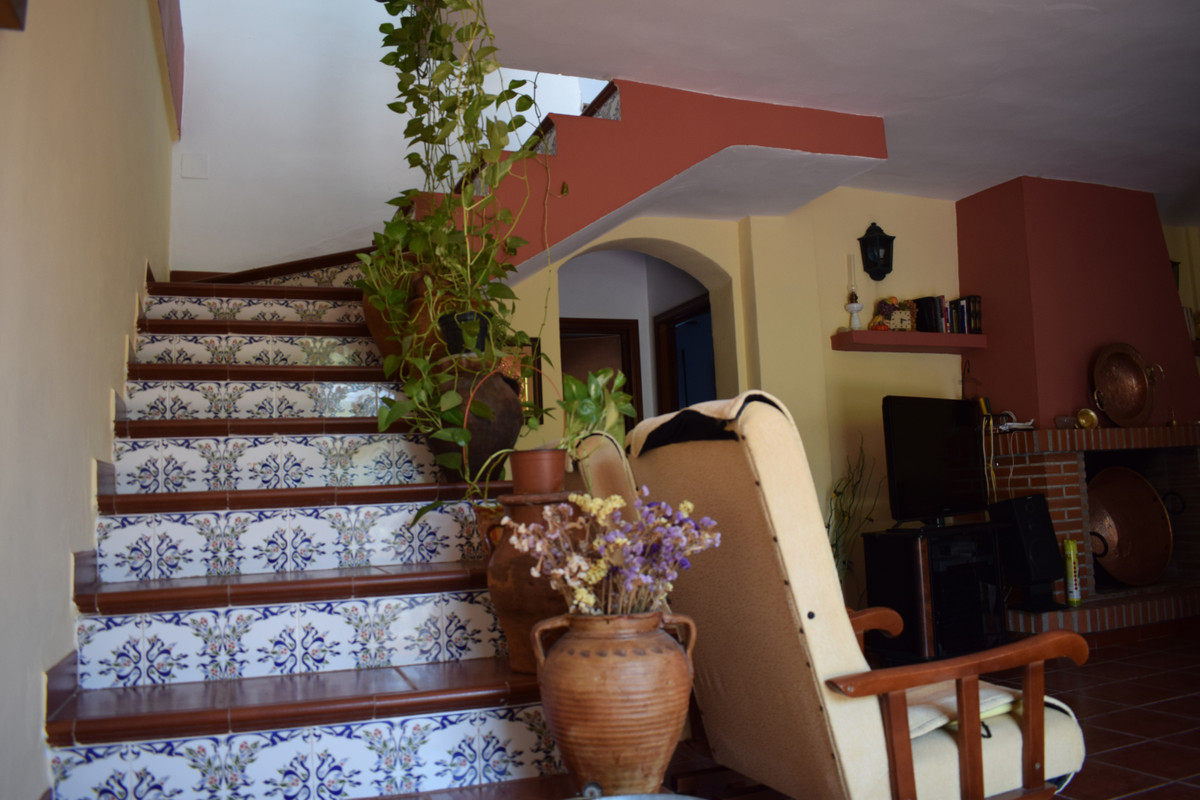 4 Bed Townhouse for sale in Vélezmálaga Costa Del Sol East, Málaga, Spain