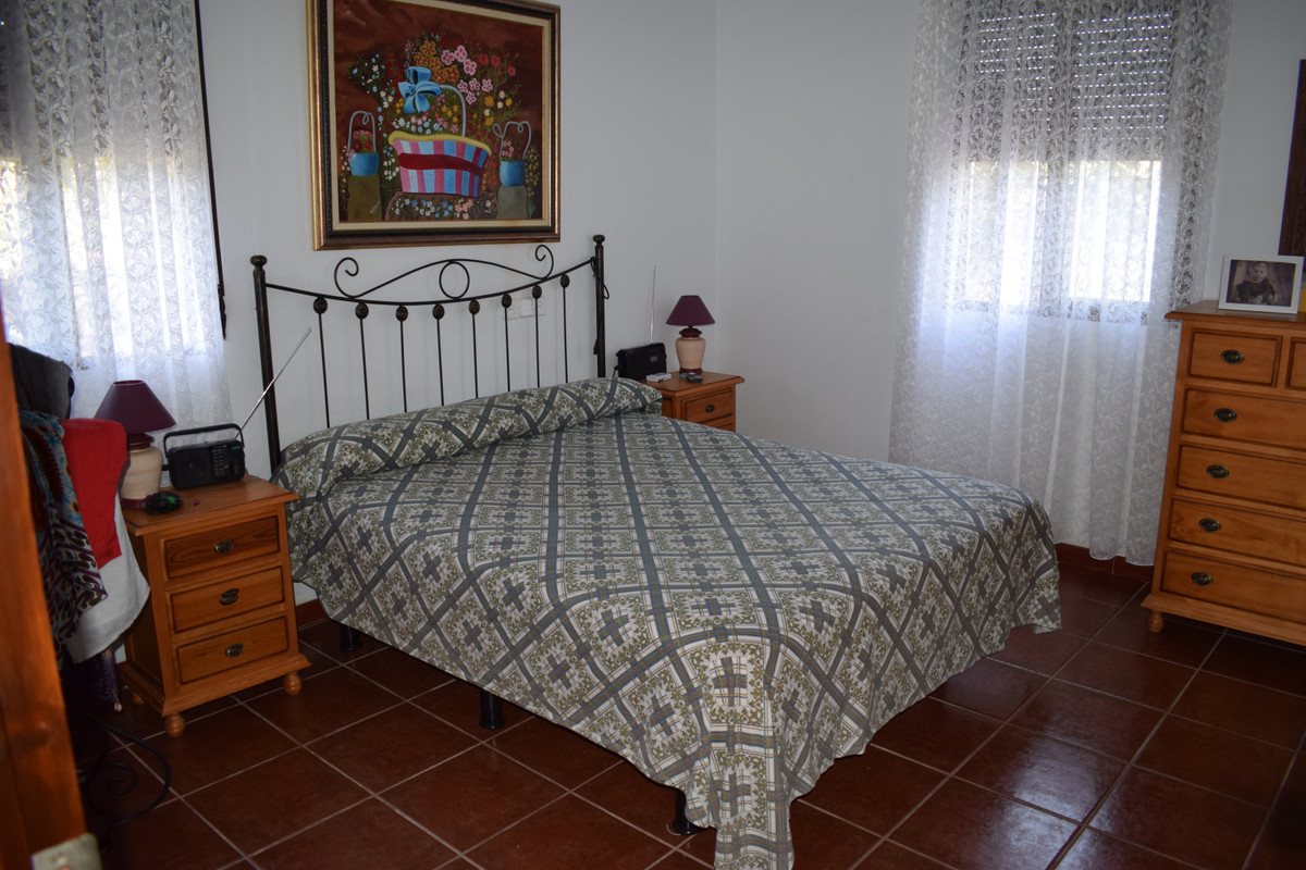 4 Bed Townhouse for sale in Vélezmálaga Costa Del Sol East, Málaga, Spain