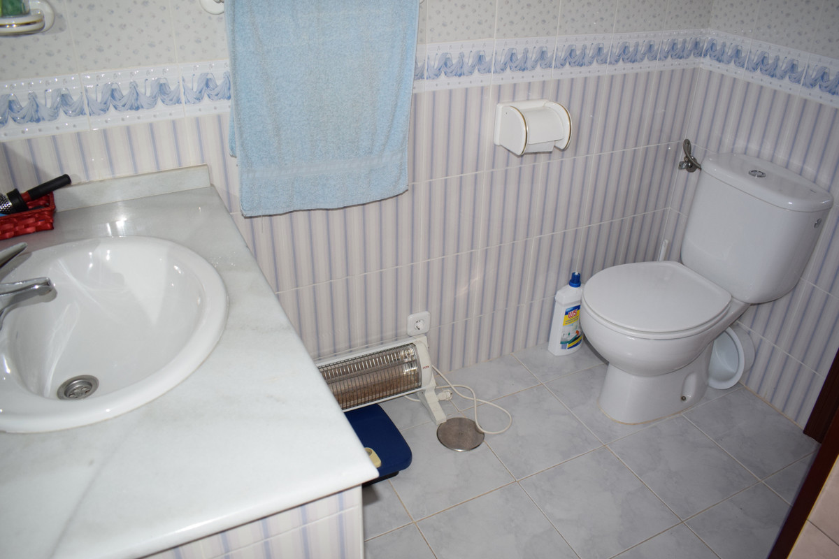 4 Bed Townhouse for sale in Vélezmálaga Costa Del Sol East, Málaga, Spain