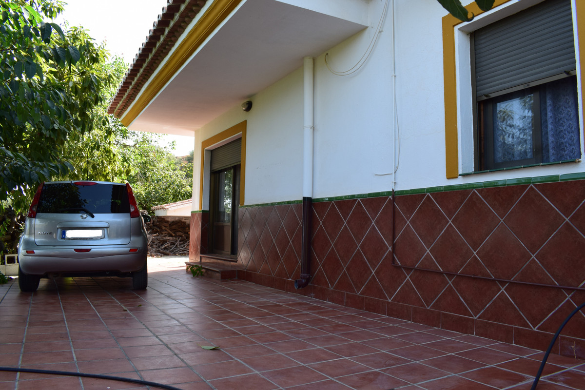 4 Bed Townhouse for sale in Vélezmálaga Costa Del Sol East, Málaga, Spain