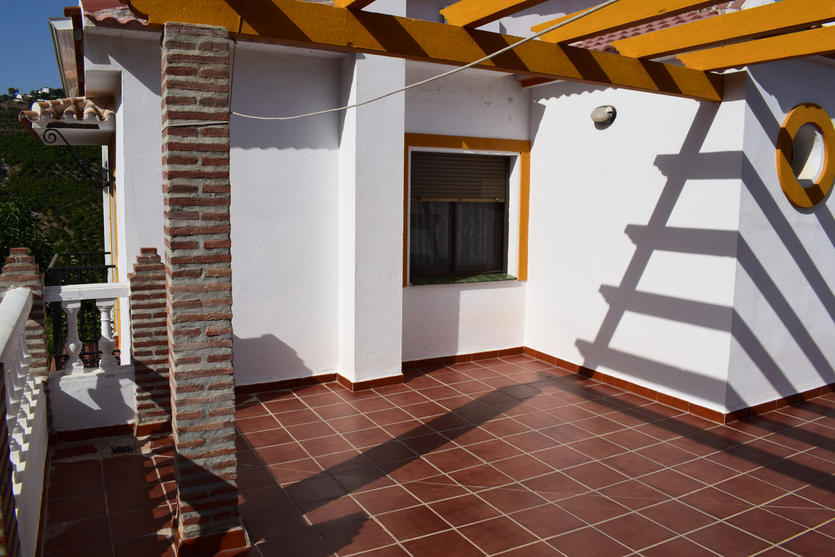 4 Bed Townhouse for sale in Vélezmálaga Costa Del Sol East, Málaga, Spain