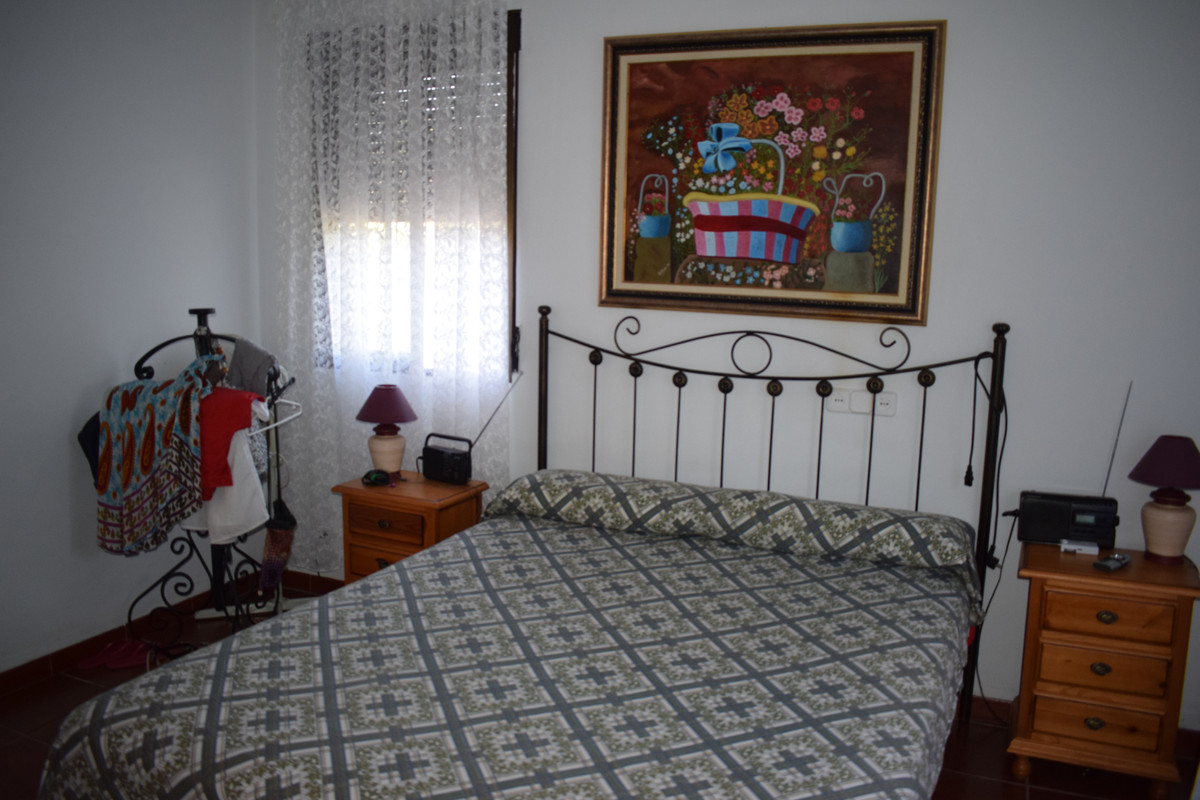 4 Bed Townhouse for sale in Vélezmálaga Costa Del Sol East, Málaga, Spain