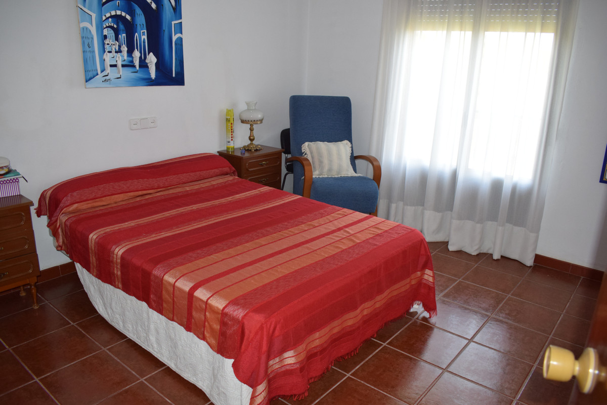 4 Bed Townhouse for sale in Vélezmálaga Costa Del Sol East, Málaga, Spain