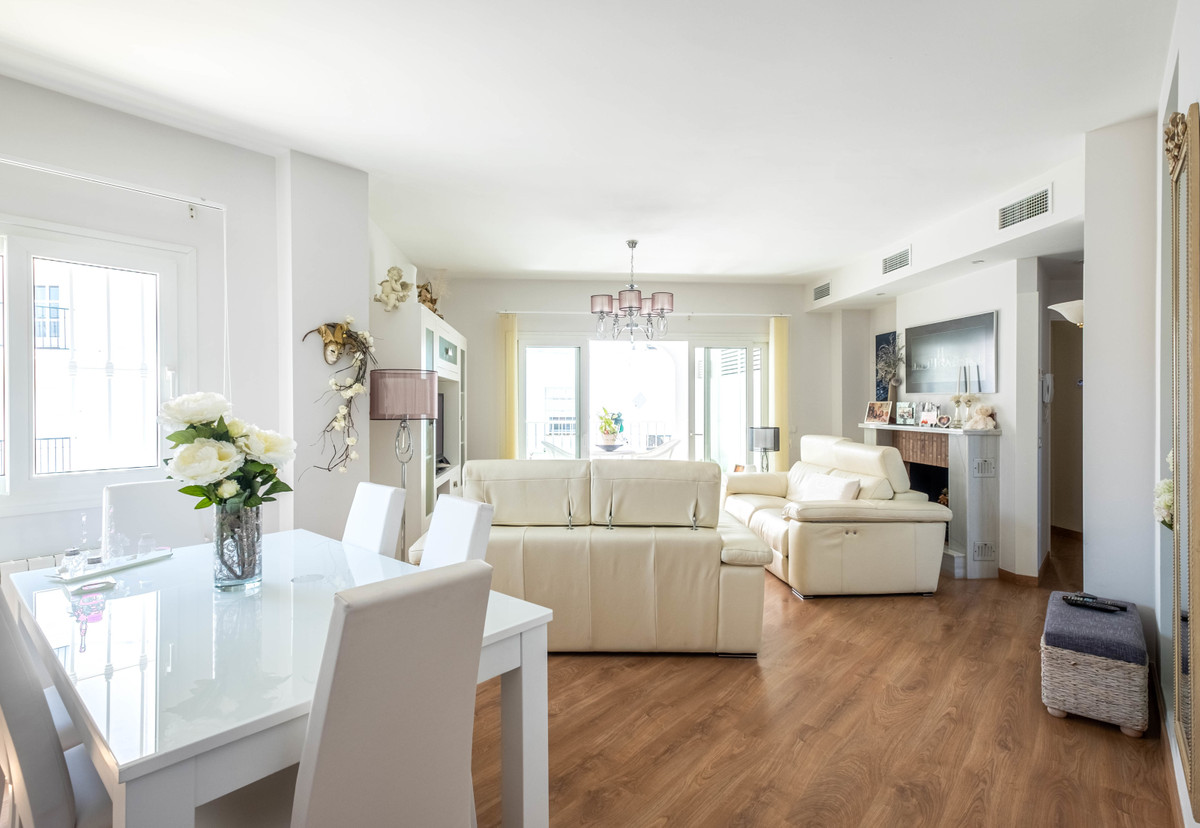 4 Bed Townhouse for sale in Fuengirola Costa Del Sol, Málaga, Spain