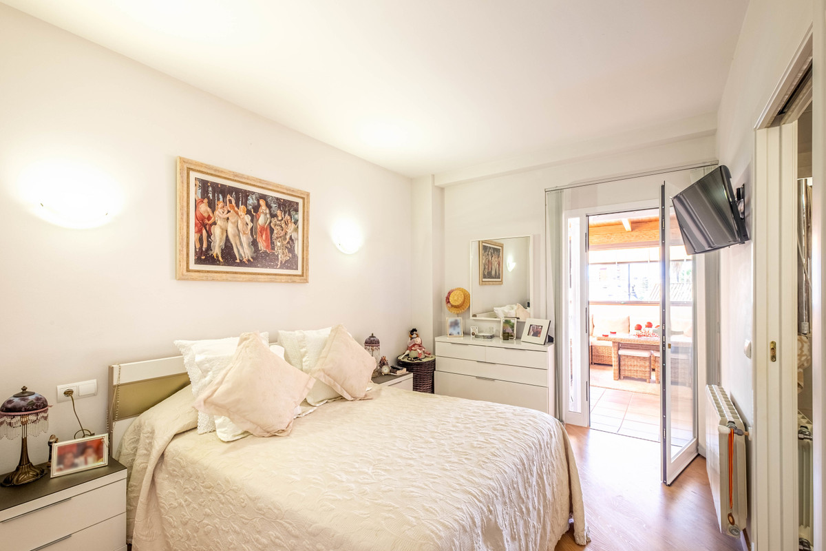 4 Bed Townhouse for sale in Fuengirola Costa Del Sol, Málaga, Spain
