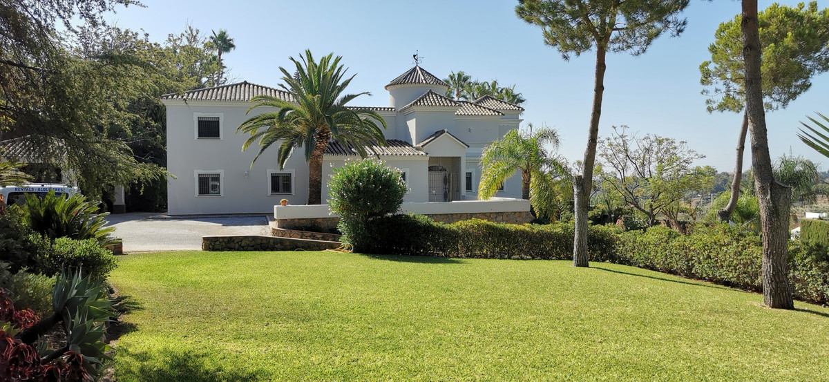 5 Bed Townhouse for sale in Estepona Costa Del Sol, Málaga, Spain