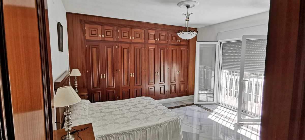 5 Bed Townhouse for sale in Estepona Costa Del Sol, Málaga, Spain