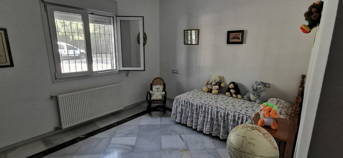 5 Bed Townhouse for sale in Estepona Costa Del Sol, Málaga, Spain