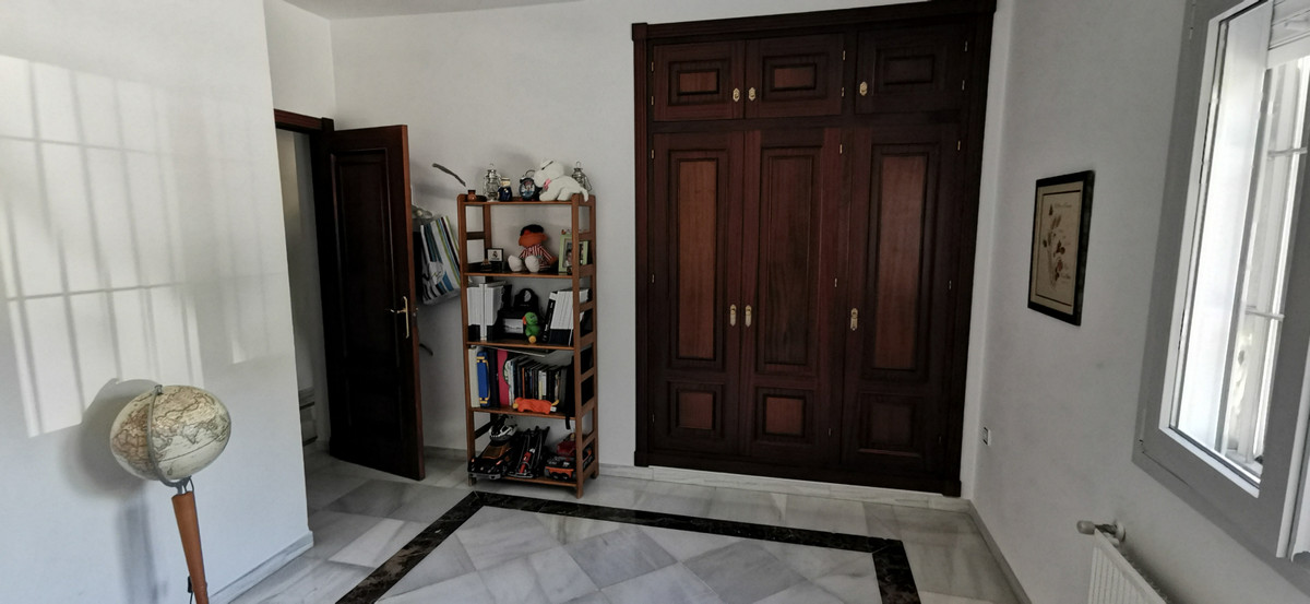 5 Bed Townhouse for sale in Estepona Costa Del Sol, Málaga, Spain