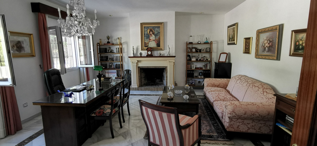 5 Bed Townhouse for sale in Estepona Costa Del Sol, Málaga, Spain