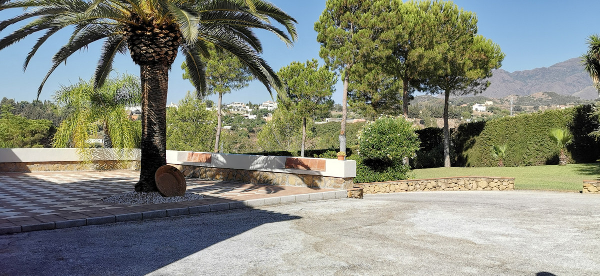 5 Bed Townhouse for sale in Estepona Costa Del Sol, Málaga, Spain