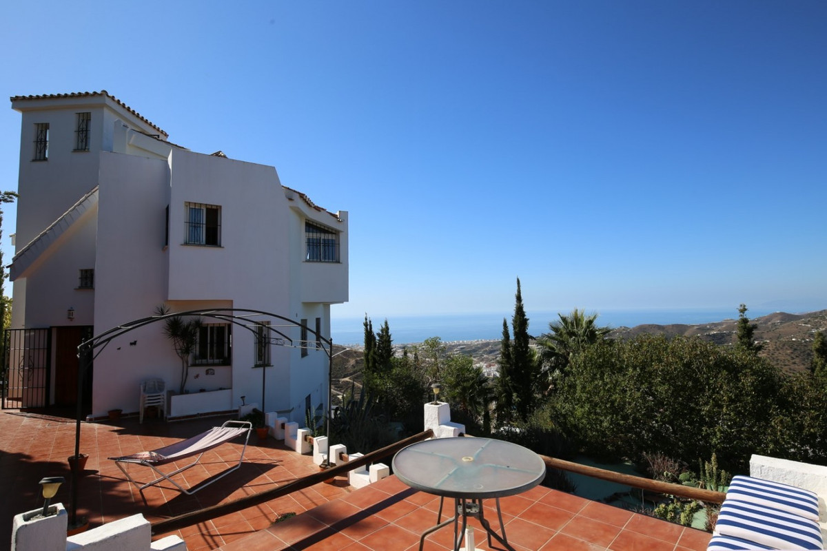3 Bed Townhouse for sale in Torrox Costa Del Sol East, Málaga, Spain