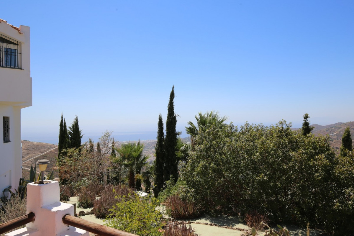 3 Bed Townhouse for sale in Torrox Costa Del Sol East, Málaga, Spain