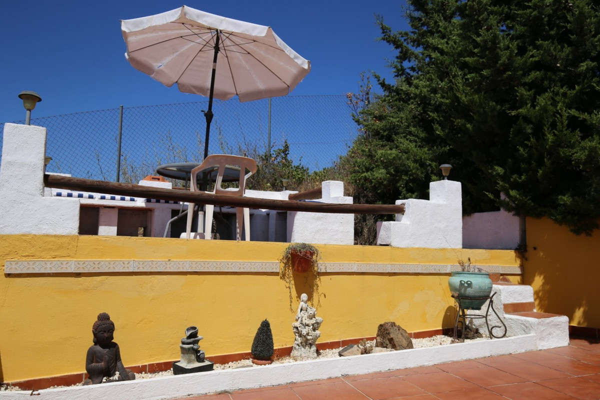 3 Bed Townhouse for sale in Torrox Costa Del Sol East, Málaga, Spain