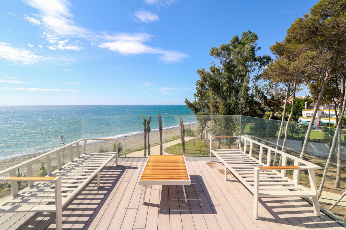 3 Bed Townhouse for sale in Estepona Costa Del Sol, Málaga, Spain