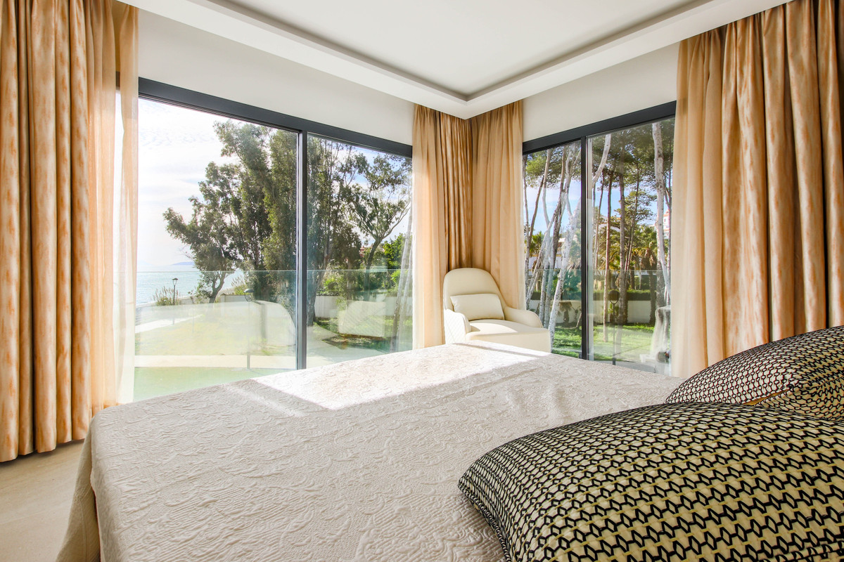 3 Bed Townhouse for sale in Estepona Costa Del Sol, Málaga, Spain