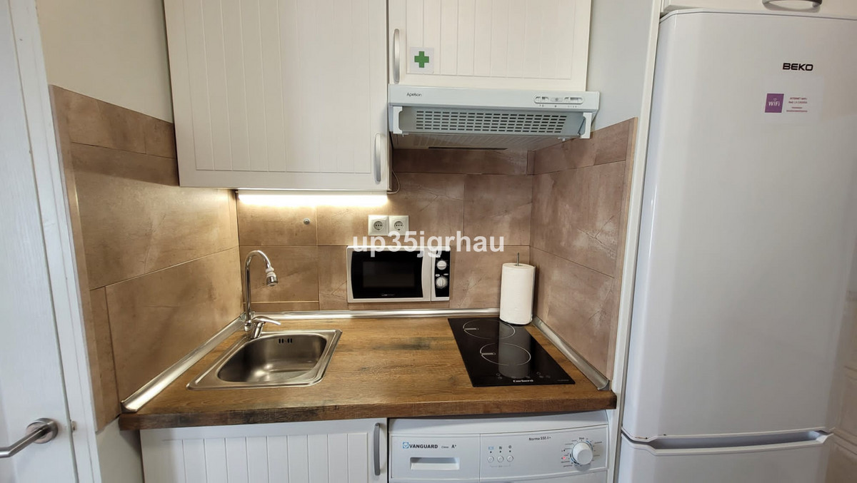 1 Bed Apartment for sale in Estepona Costa Del Sol, Málaga, Spain