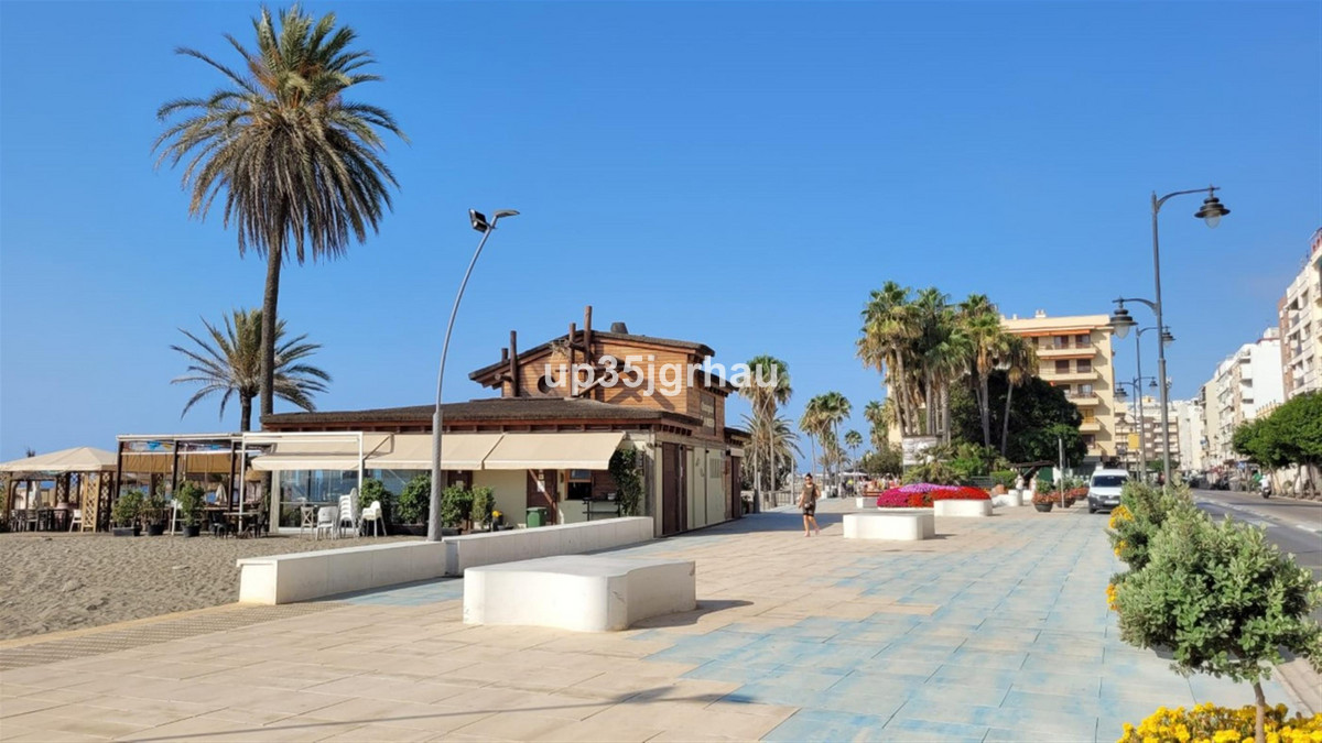 1 Bed Apartment for sale in Estepona Costa Del Sol, Málaga, Spain