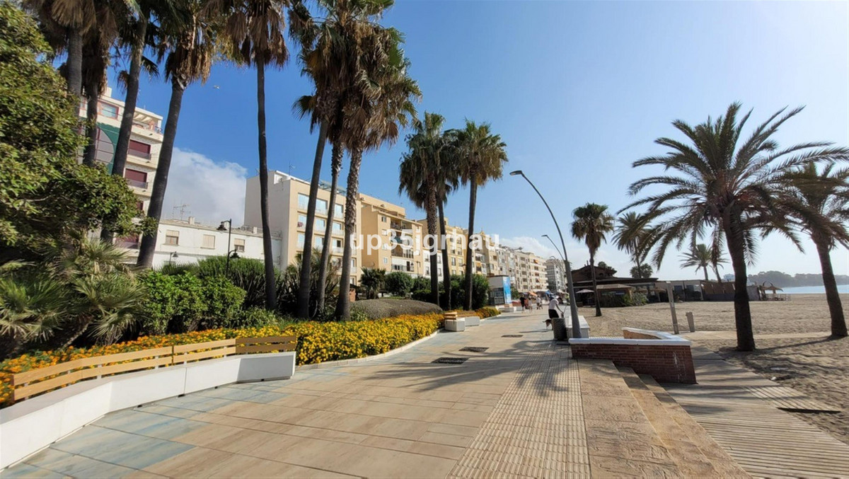 1 Bed Apartment for sale in Estepona Costa Del Sol, Málaga, Spain