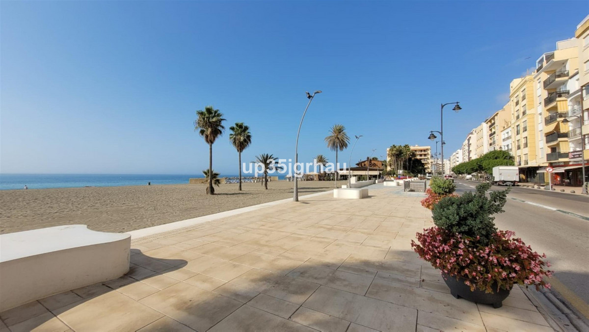 1 Bed Apartment for sale in Estepona Costa Del Sol, Málaga, Spain