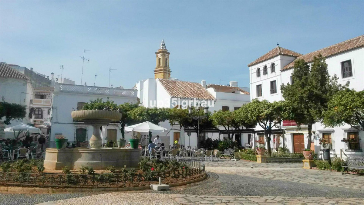 1 Bed Apartment for sale in Estepona Costa Del Sol, Málaga, Spain