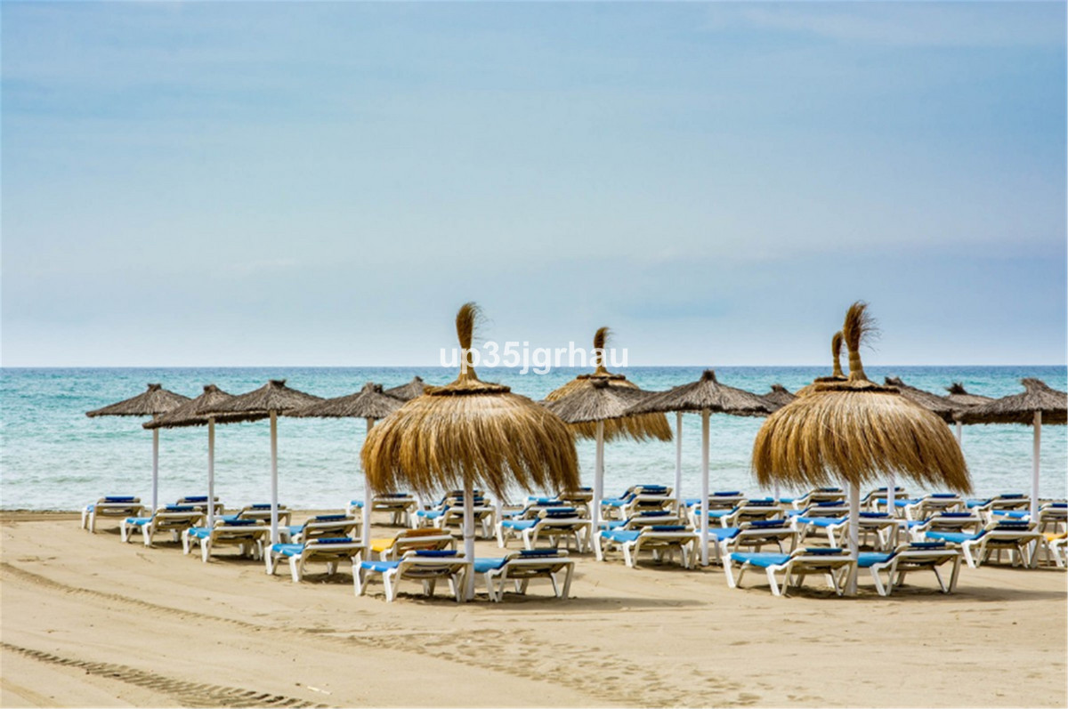 1 Bed Apartment for sale in Estepona Costa Del Sol, Málaga, Spain