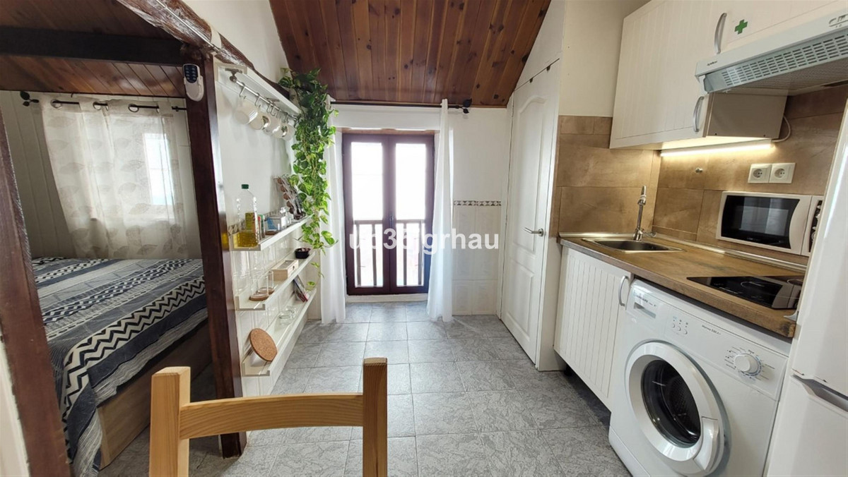 1 Bed Apartment for sale in Estepona Costa Del Sol, Málaga, Spain