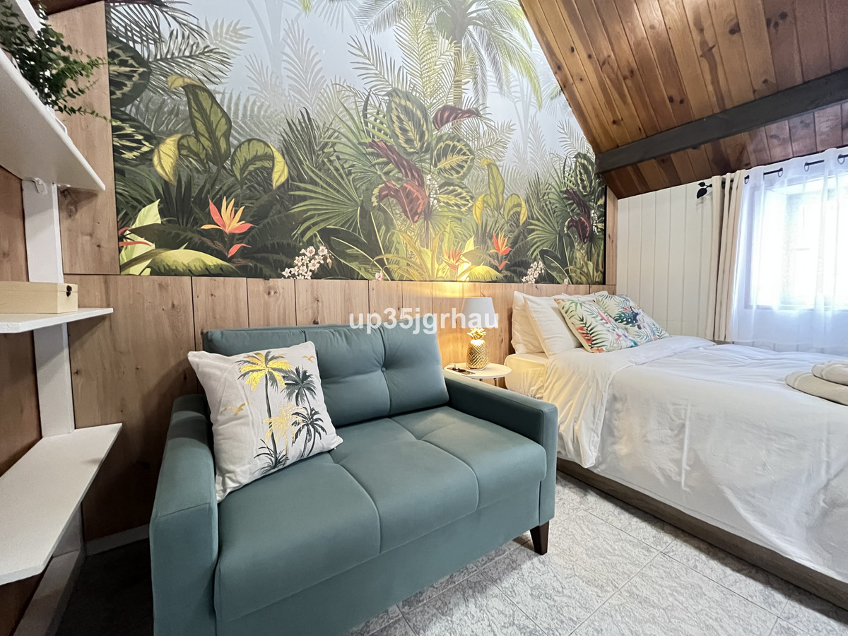 1 Bed Apartment for sale in Estepona Costa Del Sol, Málaga, Spain