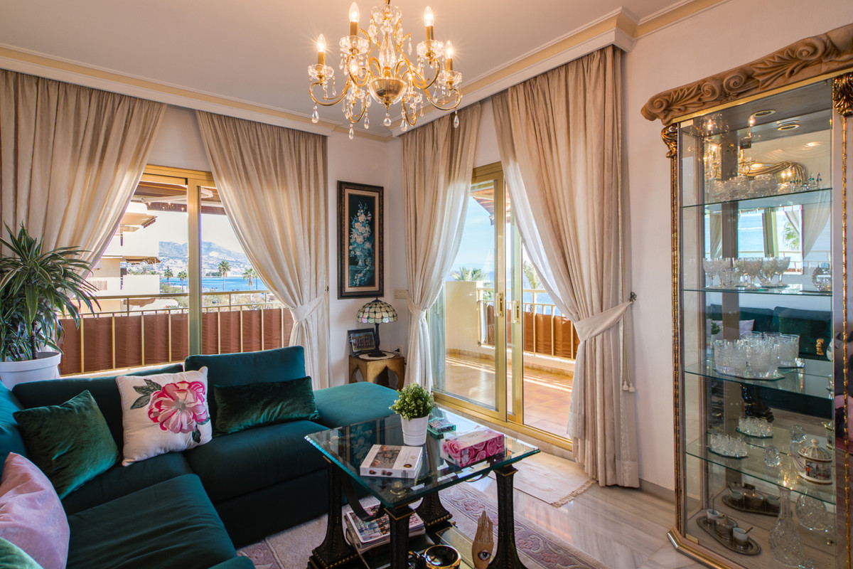 4 Bed Apartment for sale in Fuengirola Costa Del Sol, Málaga, Spain