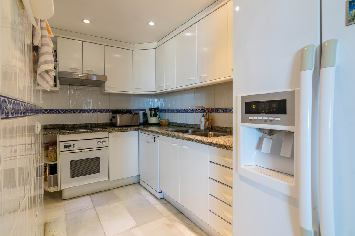 4 Bed Apartment for sale in Fuengirola Costa Del Sol, Málaga, Spain