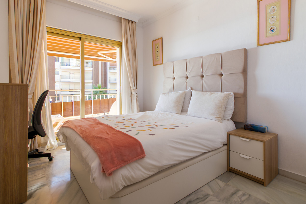 4 Bed Apartment for sale in Fuengirola Costa Del Sol, Málaga, Spain