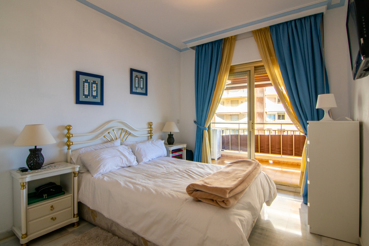 4 Bed Apartment for sale in Fuengirola Costa Del Sol, Málaga, Spain